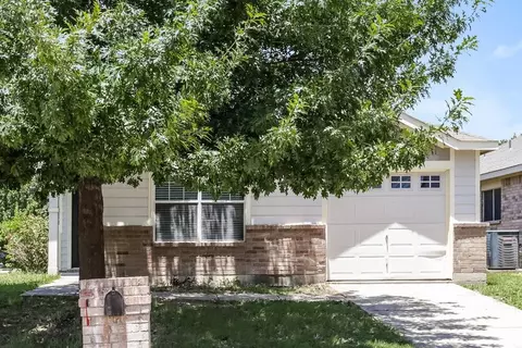 1303 Macaw Ct, Grand Prairie, TX 75051