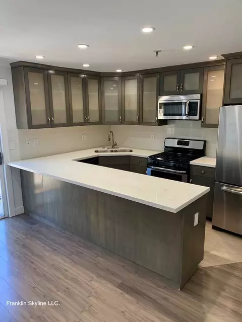 6543 Franklin Ave #PHB, Los Angeles, CA 90028