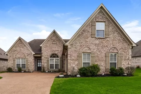 2647 Champion Hills Dr, Southaven, MS 38672