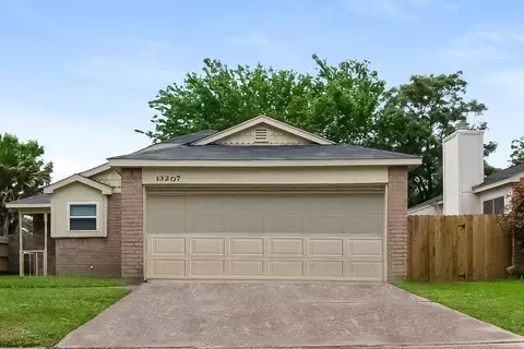 13207 Pebblewalk Cir S, Houston, TX 77041