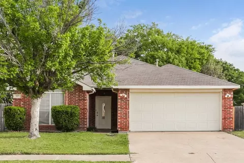317 W Glen Meadow Dr, Glenn Heights, TX 75154