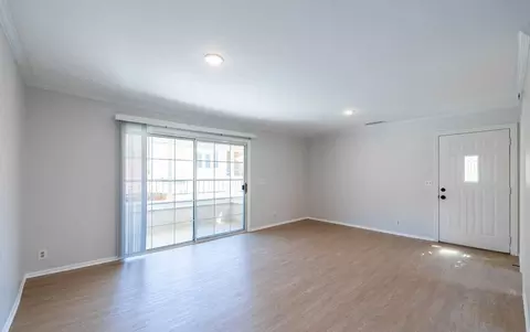 5302 Colodny Dr, Agoura Hills, CA 91301