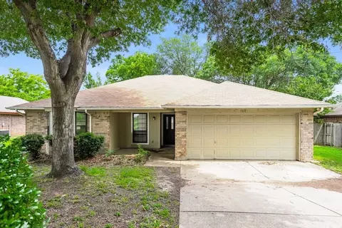 709 Daniels Dr, Crowley, TX 76036