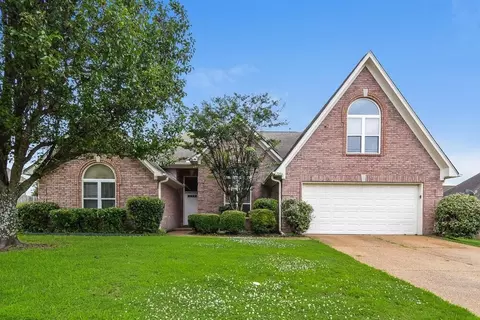 7274 Busher Dr, Olive Branch, MS 38654