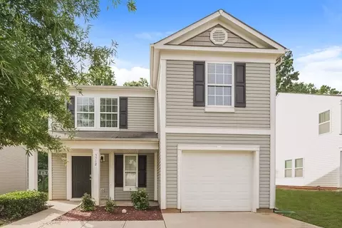 5512 Twin Brook Dr, Charlotte, NC 28269