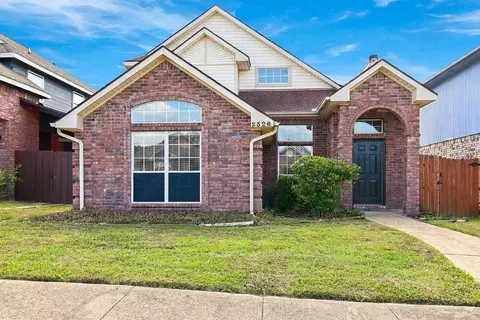 2326 Weatherby Dr, Mesquite, TX 75181