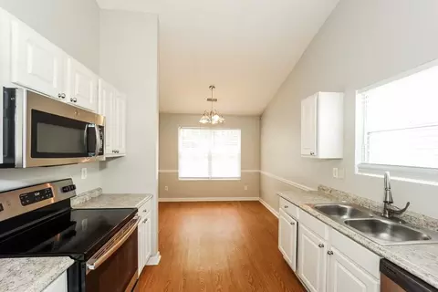 156 Goldleaf Dr, Hampton, GA 30228 photo 8