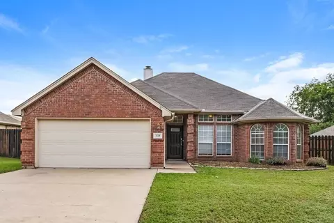 1120 Highcrest Dr, Burleson, TX 76028