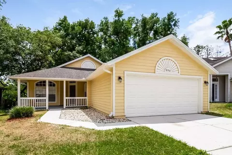 996 Maple Ct, Apopka, FL 32703