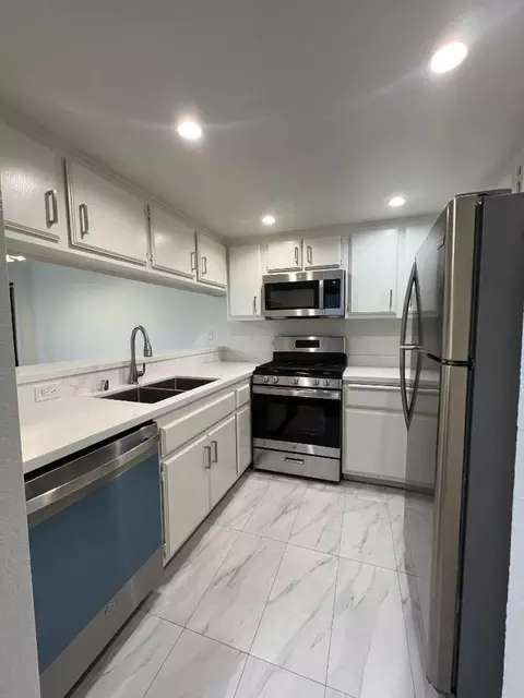 1715 Camden Ave, Los Angeles, CA 90025