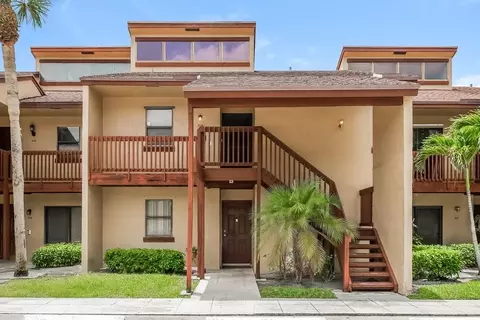 304 Lakeview Dr E, Royal Palm Beach, FL 33411