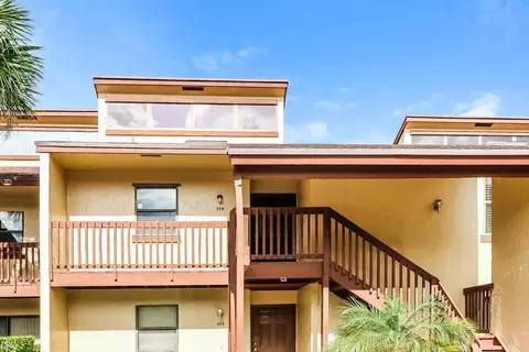 304 Lakeview Dr E, Royal Palm Beach, FL 33411