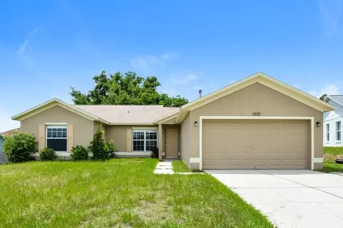12131 Goldenstar Ln, Clermont, FL 34711