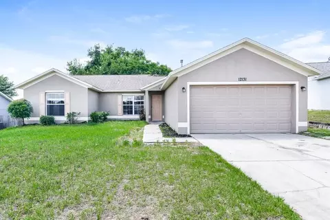 12131 Goldenstar Ln, Clermont, FL 34711