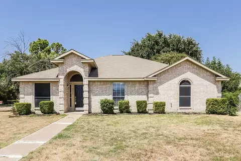 2717 Pioneer Ln, Lancaster, TX 75146
