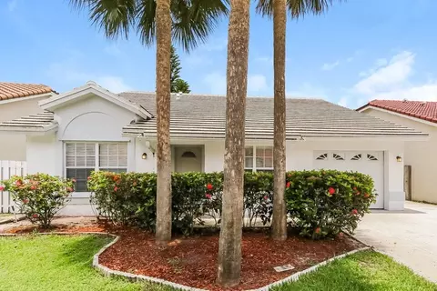 7425 Ansley Dr, Lake Worth, FL 33467