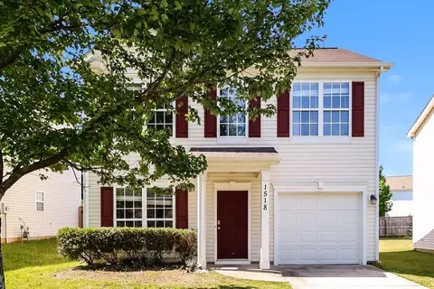 1518 Braveheart Ln, Charlotte, NC 28216