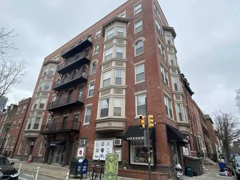 1001 Pine St #302, Philadelphia, PA 19107