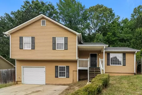 213 Hampton Dr, Dallas, GA 30132
