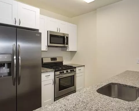90 Clinton Ave #404, Newark, NJ 07114