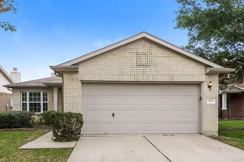 13910 Maleewan Ln, Sugar Land, TX 77498