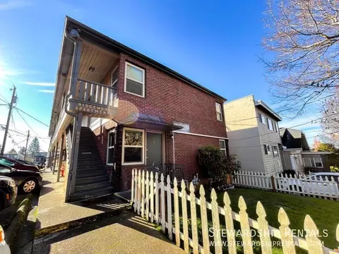 942 E 18th Ave #6, Eugene, OR 97403