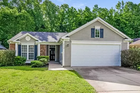 5410 Starflower Dr, Charlotte, NC 28215