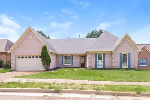 1011 Stable Run Dr, Cordova, TN 38018