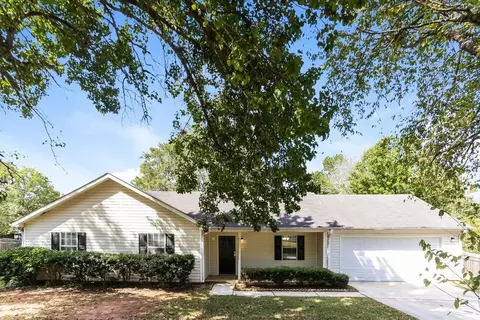 65 Mallie Ct, Hampton, GA 30228