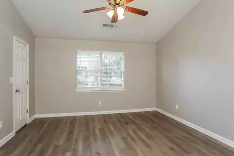 65 Mallie Ct, Hampton, GA 30228 photo 9