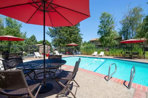 19705 SW Boones Ferry Rd, Tualatin, OR 97062