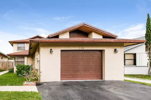 578 Lakeside Cir, Sunrise, FL 33326