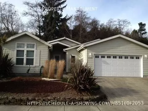 4526 SE Heron Loop, Lincoln City, OR 97367