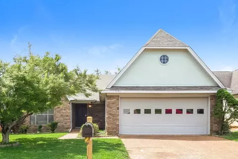 7481 Gingerhill Ln, Bartlett, TN 38133