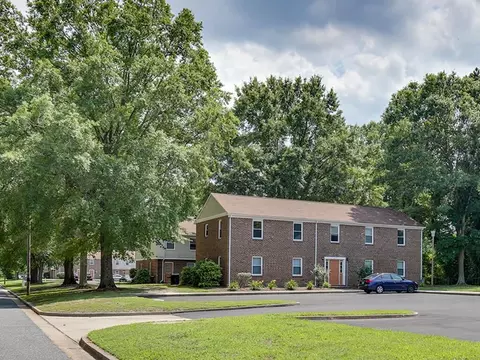 4110 Queenswood Dr, Portsmouth, VA 23703