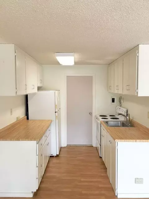 1427 Alexander St #105, Honolulu, HI 96822