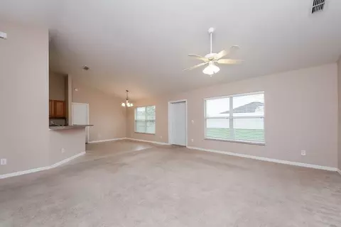 2151 Antler Dr, Saint Cloud, FL 34772 photo 4