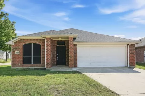 603 Wolcott Ln, Grand Prairie, TX 75052