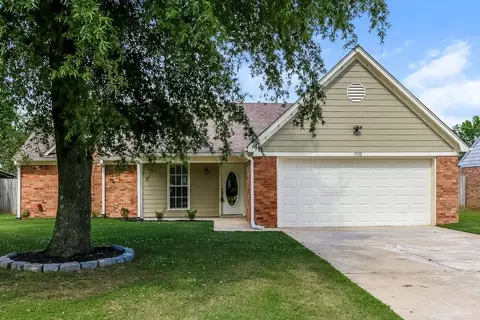 5332 Woodchase Dr, Southaven, MS 38671