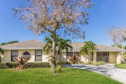 13977 Geranium Pl, Wellington, FL 33414