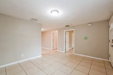302 Spring Lake Cir, Ocoee, FL 34761 photo 4