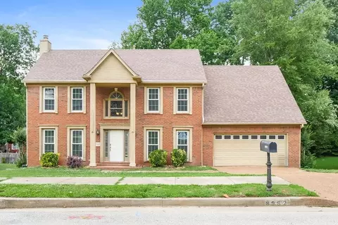 8982 Carrollwood Ln E, Cordova, TN 38016