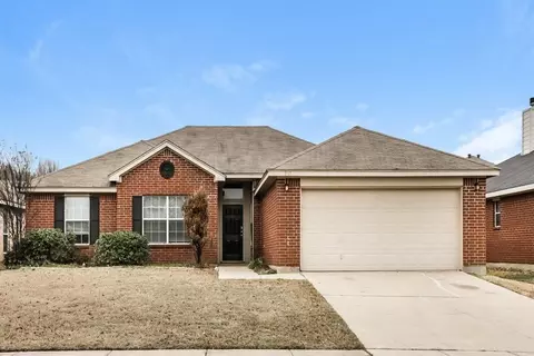 915 Joshua Dr, Burleson, TX 76028