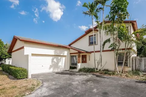 4066 NW 1st Pl, Deerfield Beach, FL 33442