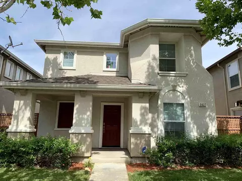 3027 Roadrunner Dr, Fairfield, CA 94533