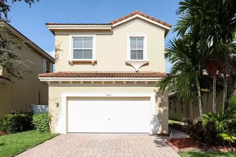 960 NE 37th Ave, Homestead, FL 33033