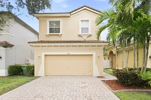 960 NE 37th Ave, Homestead, FL 33033