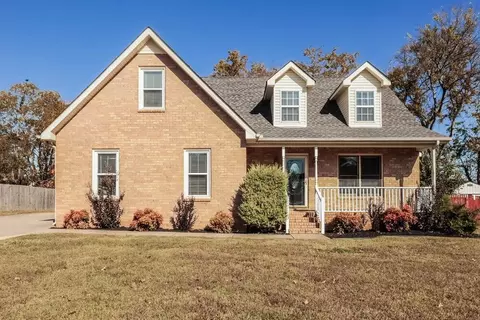 1818 Pennington Dr, Murfreesboro, TN 37129
