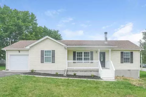 581 Woodcrest Dr, La Vergne, TN 37086