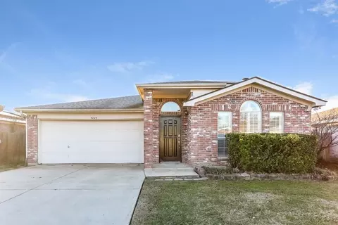 4220 Fernleaf Dr, Fort Worth, TX 76137